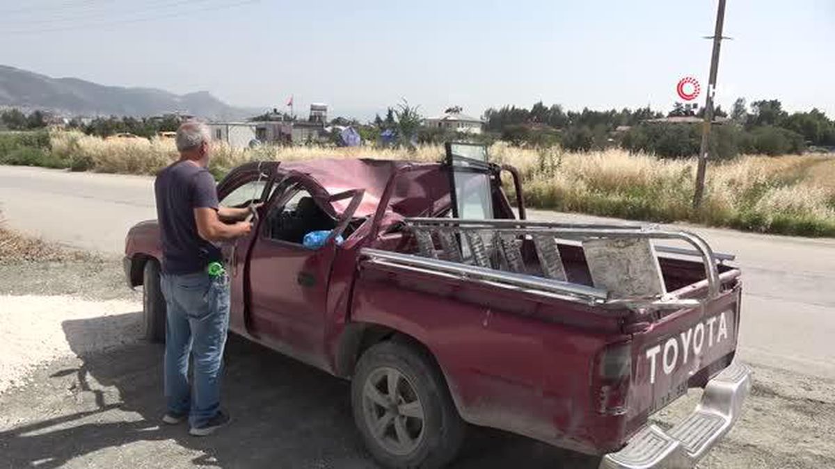 Depremde evi ve işyeri yıkılan mobilya ustası kamyonetini dükkanı haline getirdi