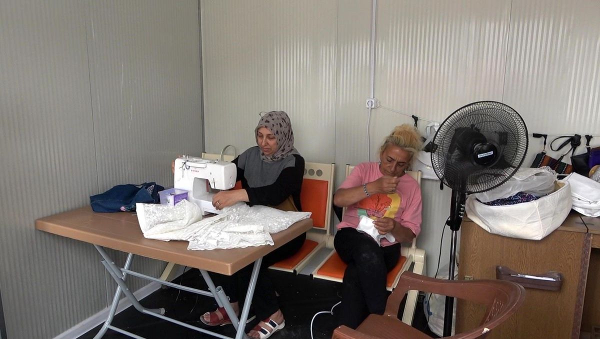 Depremzedeler Dikiş Nakış Kursuyla Meslek Öğreniyor