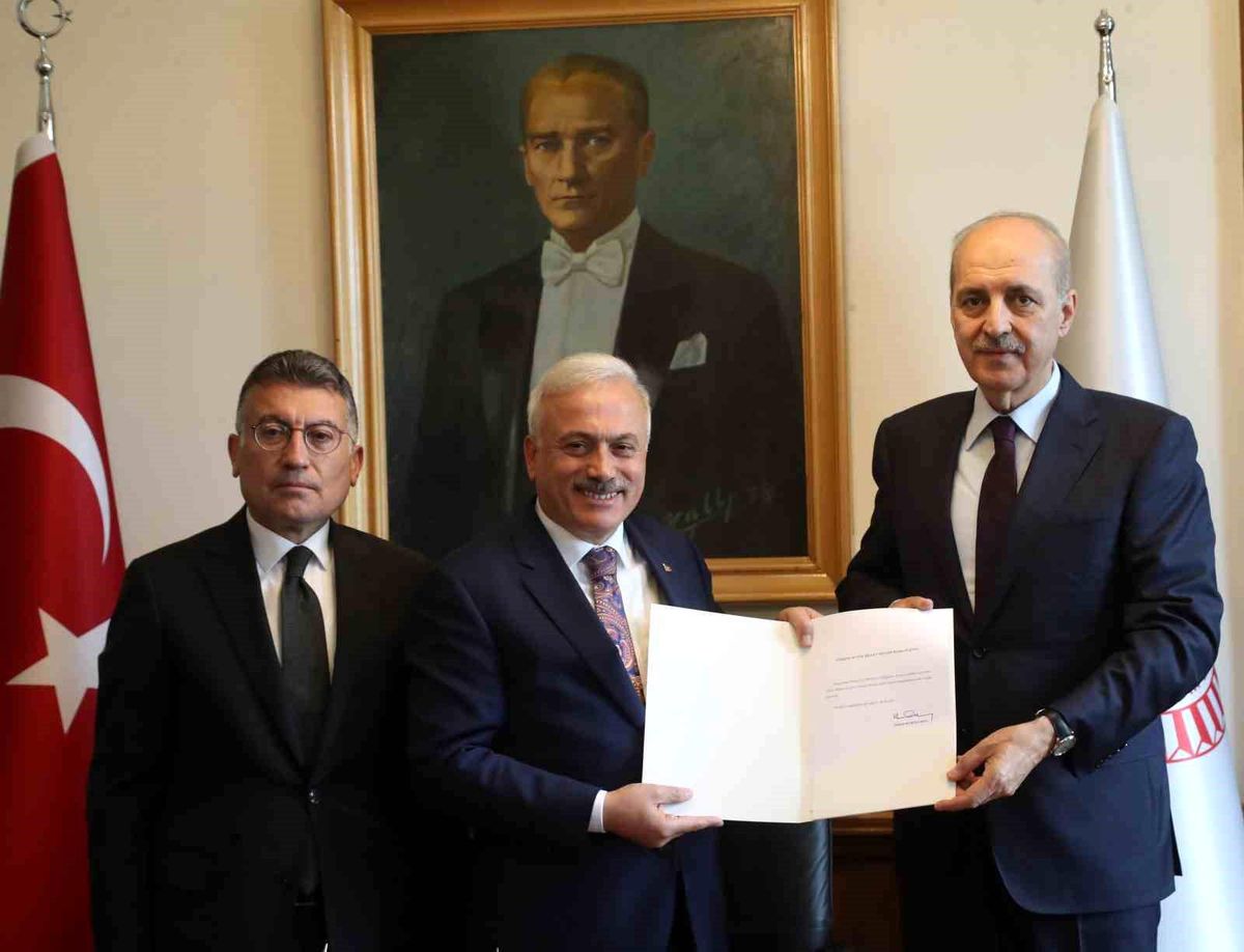 Numan Kurtulmuş TBMM Başkanlığı için adaylık başvurusu yaptı