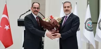 MİT Başkanlığı'na atanan İbrahim Kalın, Hakan Fidan'dan görevi resmen devraldı