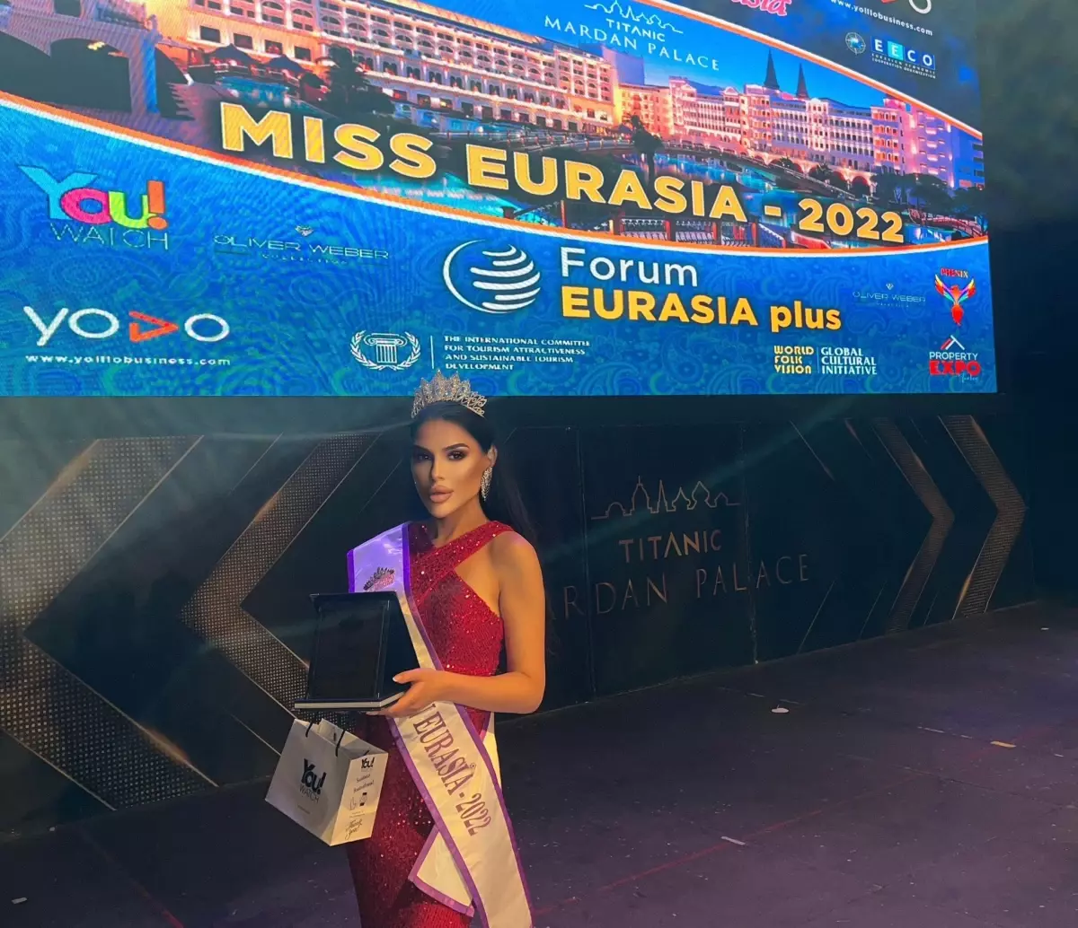 Samira Asadulova: Güzellik, Yetenek ve Başarıyı Buluşturan Bir Model