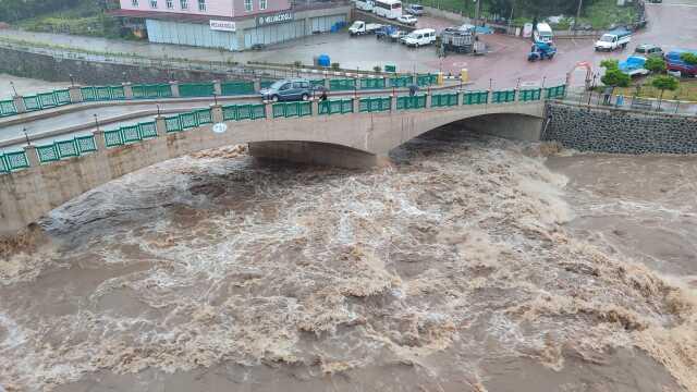 Samsun Terme'de Sel Felaketi: Evler ve Ahırlar Sular Altında