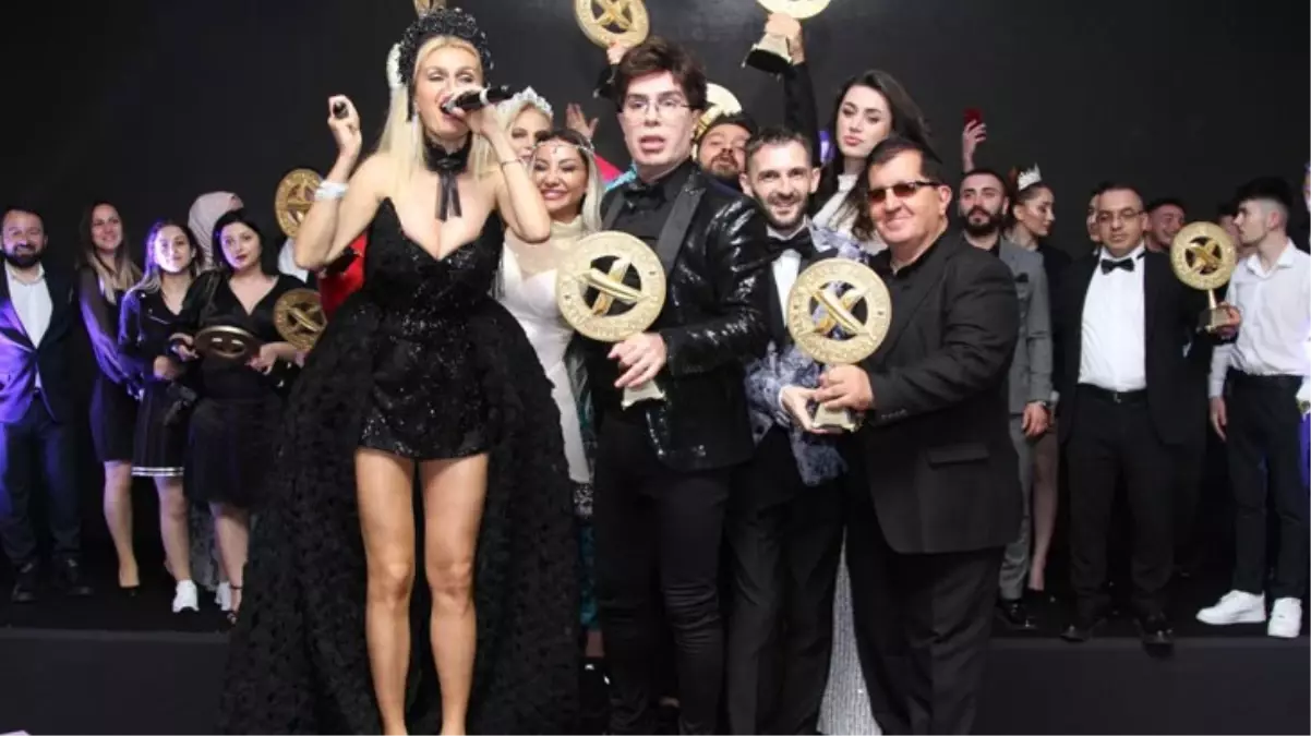 X Turkey Awards ödülleri sahiplerini buldu! Depremzedeler için yapılanlar alkış topladı