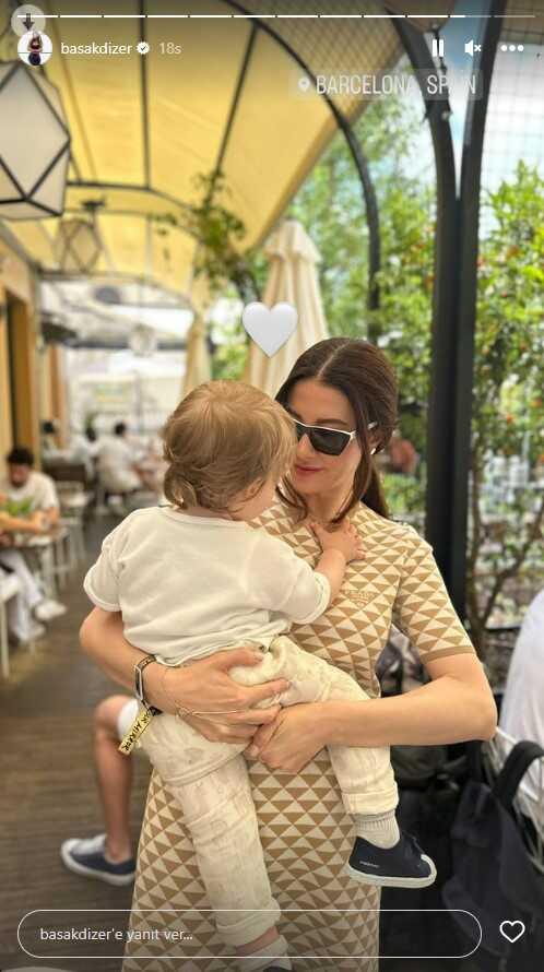 Başak Dizer, gözlerden uzak büyüttüğü oğlu Kurt Efe ile poz verdi