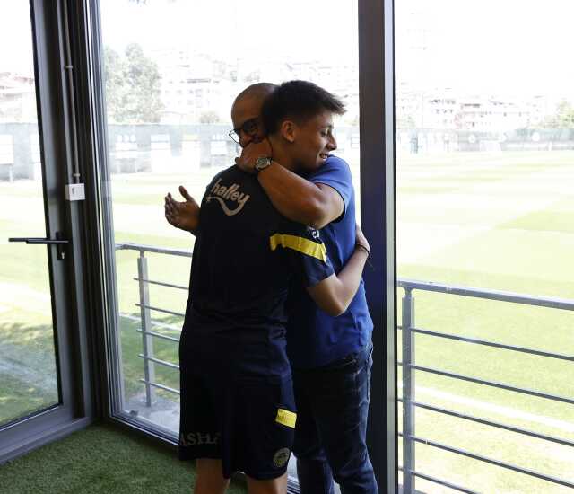 Büyük buluşma gerçekleşti! Arda Güler'i yere göğe sığdıramayan Alex de Souza'nın çektiği fotoğraf taraftarı duygulandırdı