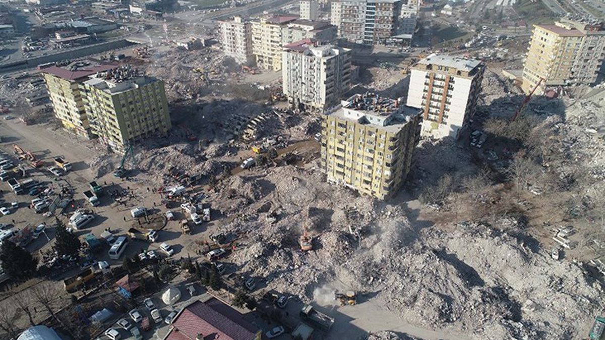 Kahramanmaraş'ta depremde yüzlerce kişiye mezar olan Ebrar Sitesi'nin müteahhidi tutuklandı