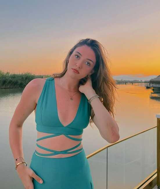 Voleybolcu olmasaymış model olurmuş! Zehra Güneş verdiği pozlarla sosyal medyayı sallamaya devam ediyor