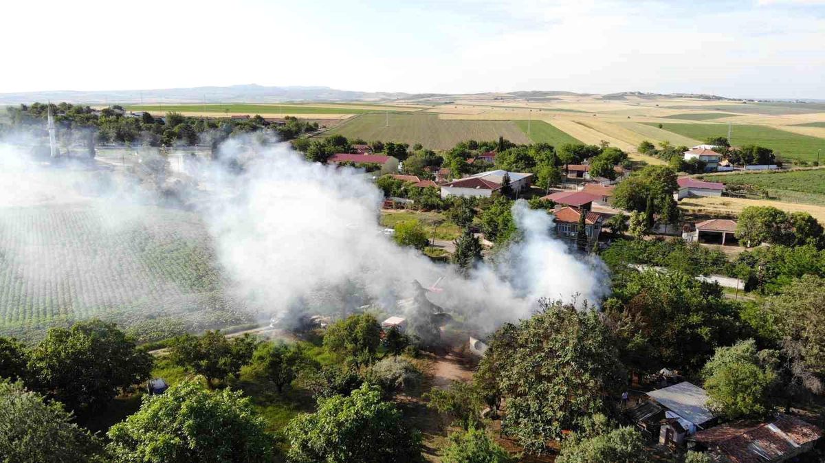 Edirne'de Yangın Sonrası İtfaiye Erlerinin Bulduğu Altın ve Paralar Çifte Teslim Edildi