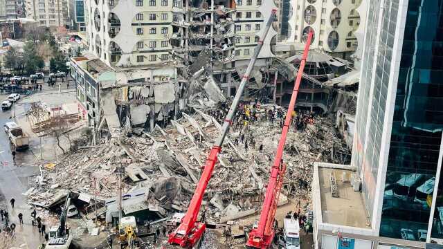 89 kişiye mezar olan Galeria Sitesi'nin sahipleri 'Aynı yere bina yapılsın' dedi; uzmanlardan 'zemin' uyarısı geldi