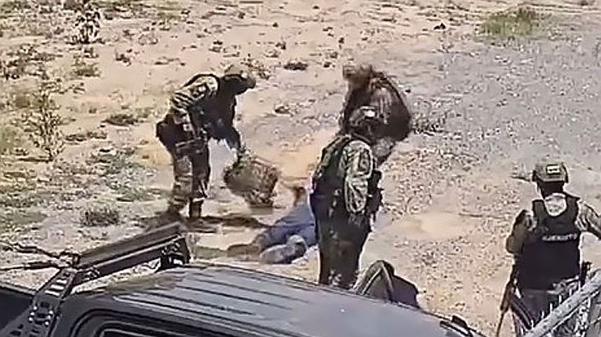 Meksikalı askerler, kartel üyelerini sıraya dizip ateş ederek öldürdü