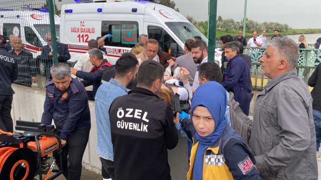Son Dakika! Samsun'da iki tramvay kafa kafaya çarpıştı: 20'den fazla yaralı var
