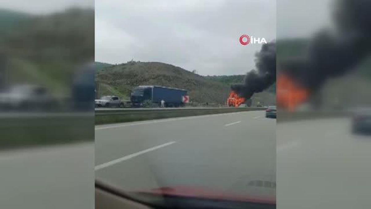 Ukrayna'dan Gürcistan'a arpa götüren tır Samsun'da alevlere teslim oldu