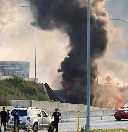 ABD'nin Philadelphia eyaletinde akaryakıt yüklü tanker patladı, yol çöktü ABD'nin Philadelphia eyaletinde akaryakıt yüklü tanker patladı, yol çöktü
