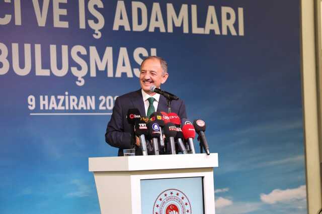 Çevre ve Şehircilik Bakanı Mehmet Özhaseki'den gururlandıran video! Deprem konutları hızla yükseliyor