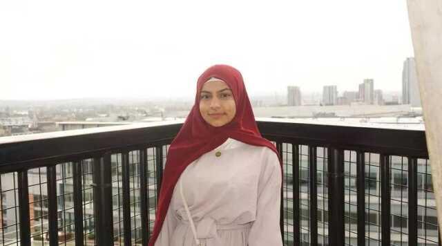 Almanya'da başörtülü üniversite öğrencisi derste profesörün hakaretine uğradı Almanya'da başörtülü üniversite öğrencisi derste profesörün hakaretine uğradı