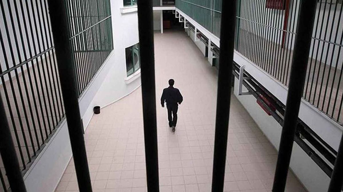 Belçika'da hem mahkumlar hem cezaevi çalışanları aynı nedenle grev başlattı