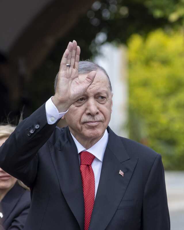Cumhurbaşkanı Erdoğan, ilk yurt dışı ziyareti için KKTC'ye gitti