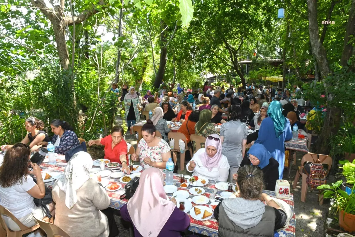 Karabağlar Belediyesi Semt Merkezlerindeki Kursiyerler Sosyal Etkinliklerle Yorgunluğunu Atıyor