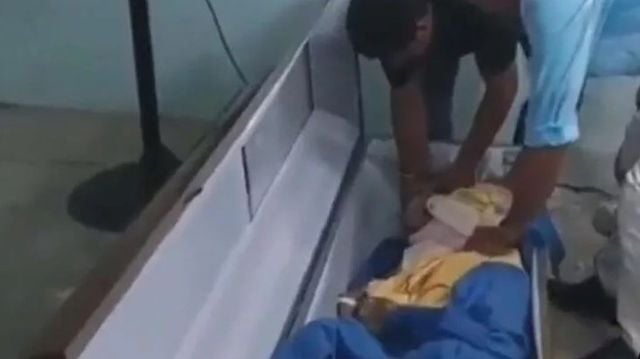 Öldü denilen kadın kendisi için yapılan cenaze töreninde dirildi
