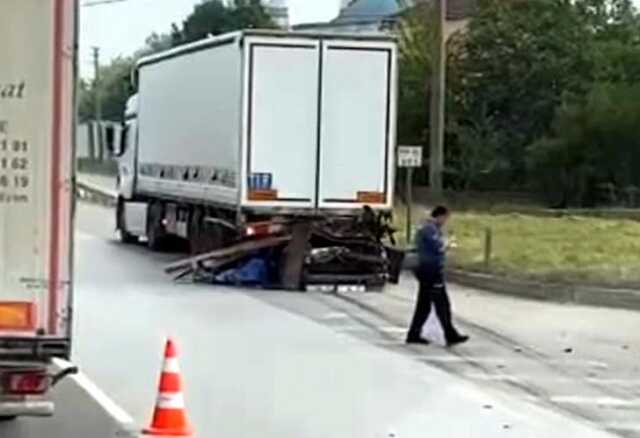 TIR'a arkadan çarpan otomobilin sürücüsü Tevfik, öldü
