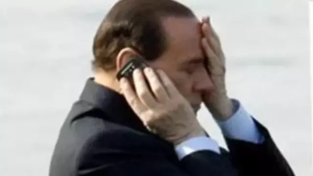 Berlusconi''nin Merkel''i beklettiği görüntü yeniden gündem oldu! İşin içinde Erdoğan da var Berlusconi''nin Merkel''i beklettiği görüntü yeniden gündem oldu! İşin içinde Erdoğan da var