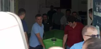 Sağlık teknisyeni eşiyle boşanma aşamasındaki doktoru bıçaklayarak öldürdü, ardından intihar etti