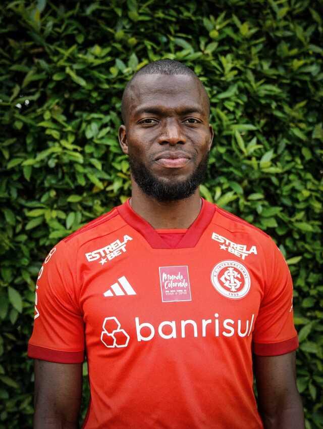 Fenerbahçe formasıyla gol kralı olan Enner Valencia resmen Internacional'de Fenerbahçe formasıyla gol kralı olan Enner Valencia resmen Internacional'de