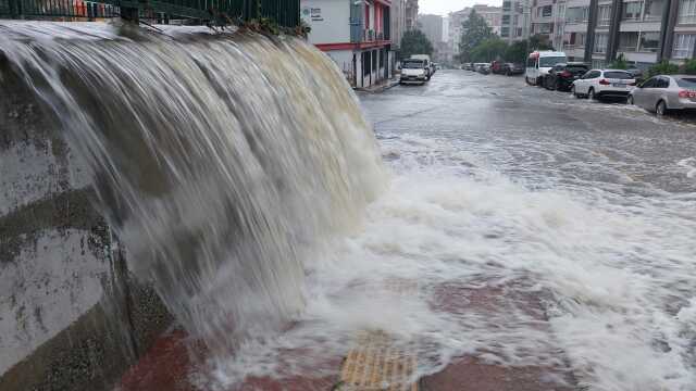 Samsun'u yine sel vurdu Samsun'u yine sel vurdu