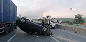 Bariyere çarpıp takla atan otomobil karşı şeride geçti: Sürücünün burnu bile kanamadı