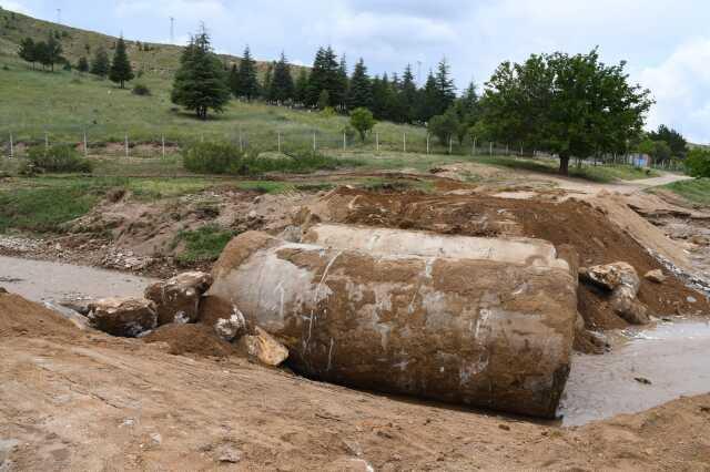 İkinci kez selin vurduğu köyde yollar çöktü, tarım arazileri zarar gördü