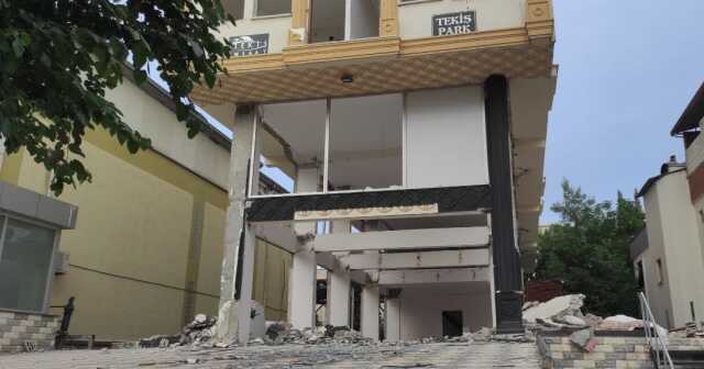 Kahramanmaraş'ta Ağır Hasarlı Bina Faciası