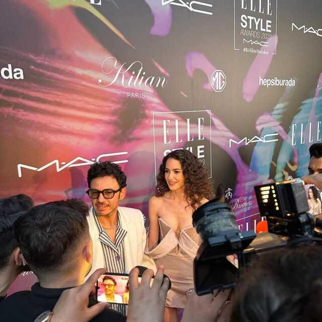 Şarkıcı Buray ve oyuncu Ezgi Şenler, ilişkilerini ilan etti Şarkıcı Buray ve oyuncu Ezgi Şenler, ilişkilerini ilan etti