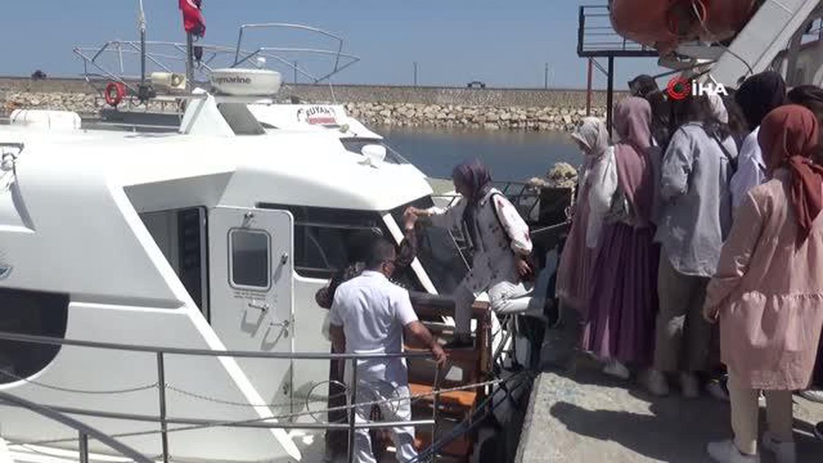 Tuşba Belediyesi'nden YKS'ye girecek öğrencilere moral gezisi