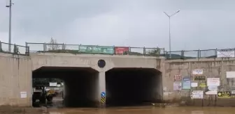 Bingöl'de Sağanak Yağış İş Yerlerini Su Bastı