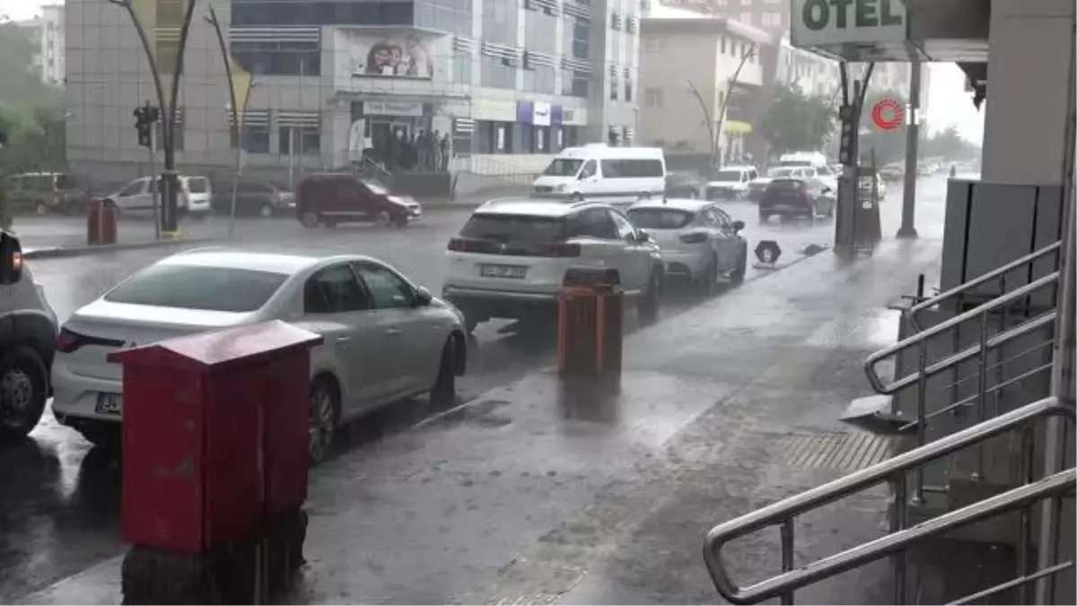 Bingöl'de sağanak yağış etkili oldu