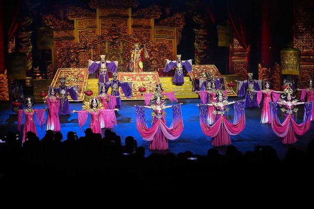 Çin'in Hangzhou Kenti Zengin Kültürü ve Doğal Güzellikleriyle Büyülüyor