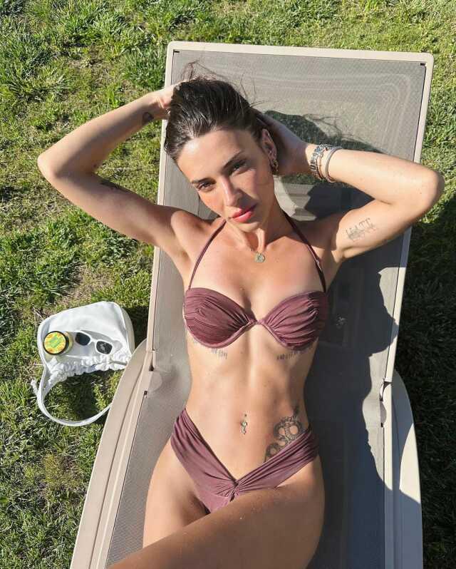 Dizisi final yapınca soluğu tatilde alan Devrim Özkan, bikinili pozlarıyla nefes kesti Dizisi final yapınca soluğu tatilde alan Devrim Özkan, bikinili pozlarıyla nefes kesti