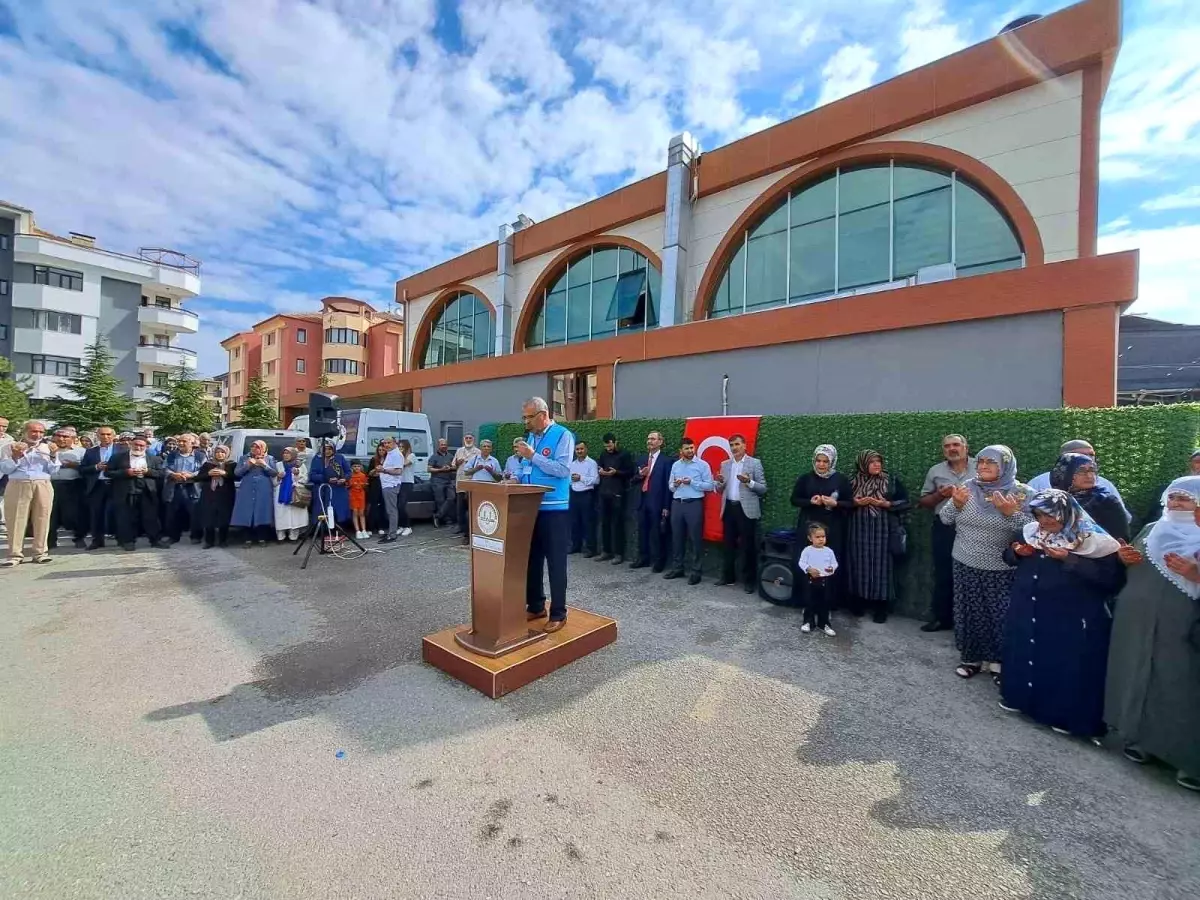 Malatya'dan İkinci Hac Kafilesi Dualarla Uğurlandı