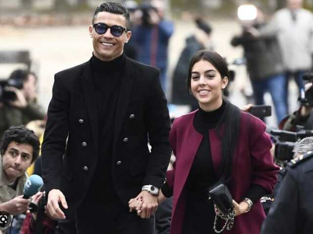 Ronaldo'nun vay haline! Sevgilisi ile imzaladığı sözleşme servet kaybettirecek