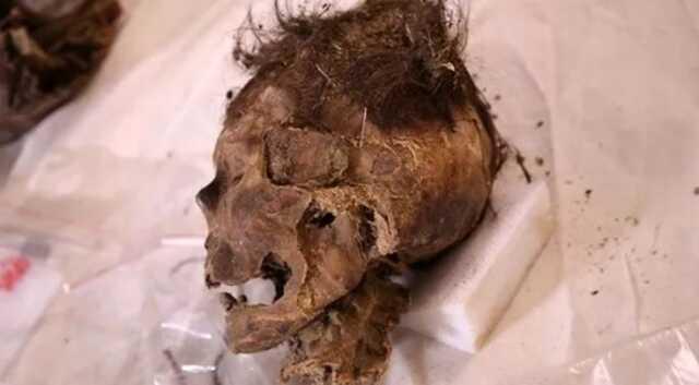 Adidas ayakkabısını andıran 1,500 yıllık ayakkabılar zaman yolculuğu teorilerini alevlendirdi