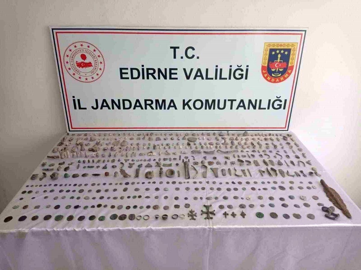 Edirne'de 520 tarihi eser ele geçirildi
