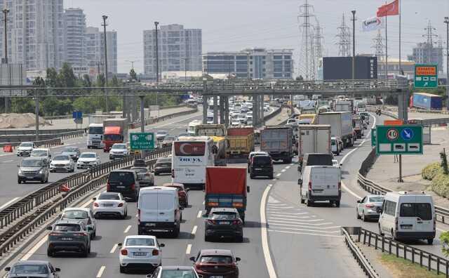 İstanbul'da yaz tatili yoğunluğu: Trafik yoğunluğu yüzde 66'e ulaştı