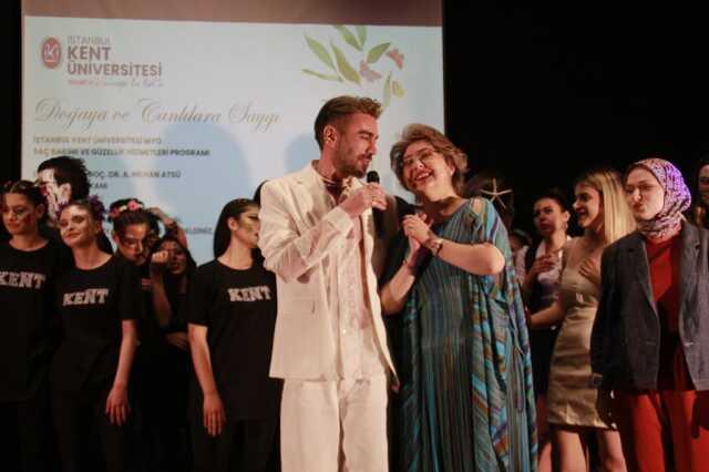 İstanbul Kent Üniversitesi'nde gerçekleştirilen yıl sonu saç ve makyaj defilesi doğa olaylarına dikkat çekti İstanbul Kent Üniversitesi'nde gerçekleştirilen yıl sonu saç ve makyaj defilesi doğa olaylarına dikkat çekti