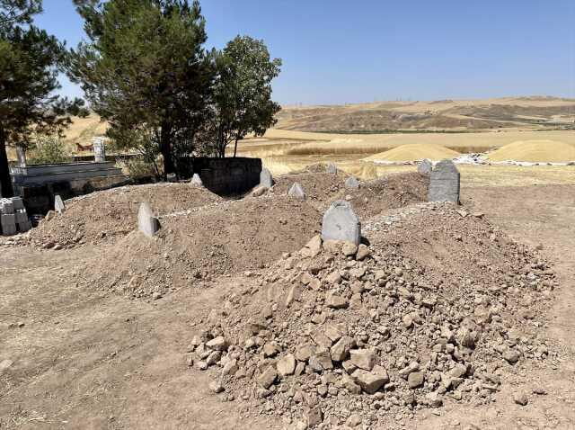 Katliam gibi arazi kavgasında cenazeler toprağa verildi Katliam gibi arazi kavgasında cenazeler toprağa verildi