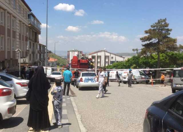 Son Dakika! Ankara'da böcek ilacı zehirlenmesi: 2 kişi hayatını kaybetti, 1'i ağır 5 kişi tedavi altında