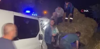 Traktöre panelvan çarptı, sıkışan yolcu için seferber oldular