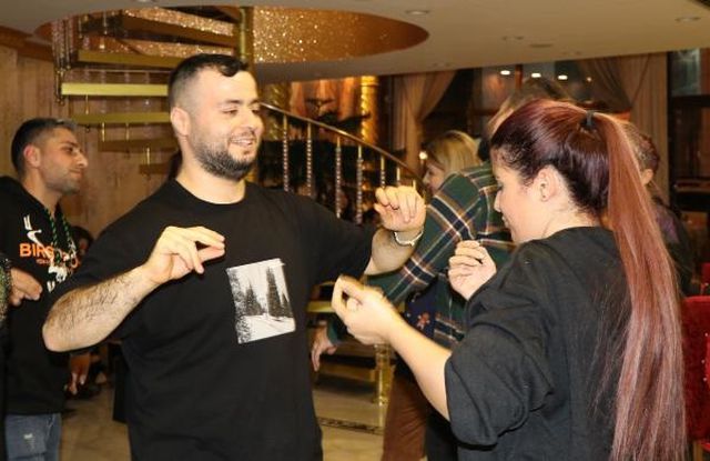 Gündüz alışveriş, akşam eğlence! İranlılar, Van'da gününü gün ediyor