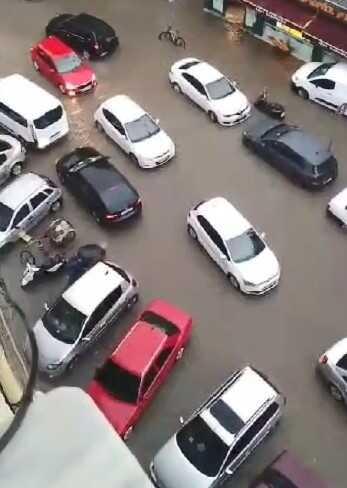 Bursa'da Sağanak Yağış ve Su Baskınları Bursa'da Sağanak Yağış ve Su Baskınları