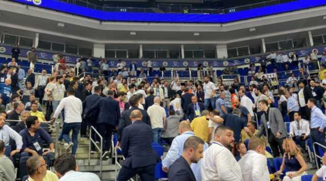 Fenerbahçe Genel Kurulunda kavga mı çıktı? Fenerbahçe Genel Kurulunda neden kavga çıktı, sebebi ne? Fenerbahçe Genel Kurulunda kavga mı çıktı? Fenerbahçe Genel Kurulunda neden kavga çıktı, sebebi ne?