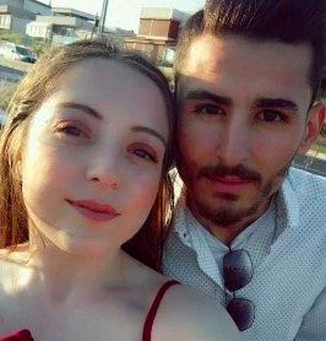 İzmir''de Pansiyonda Genç Kadın Kabloyla Boğularak Öldürüldü, Kocası Kayıp